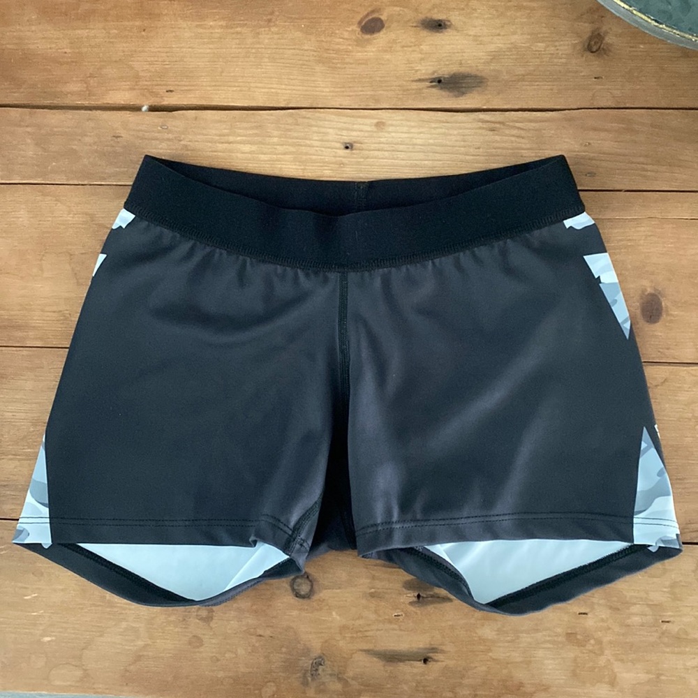 Beneath The Bar Camo Gym Shorts M
